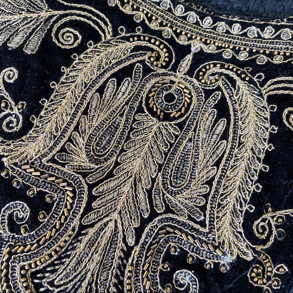 🌙 Zara Knit Sweater with Beading - Gold Appliqué - Picture 9 of 9